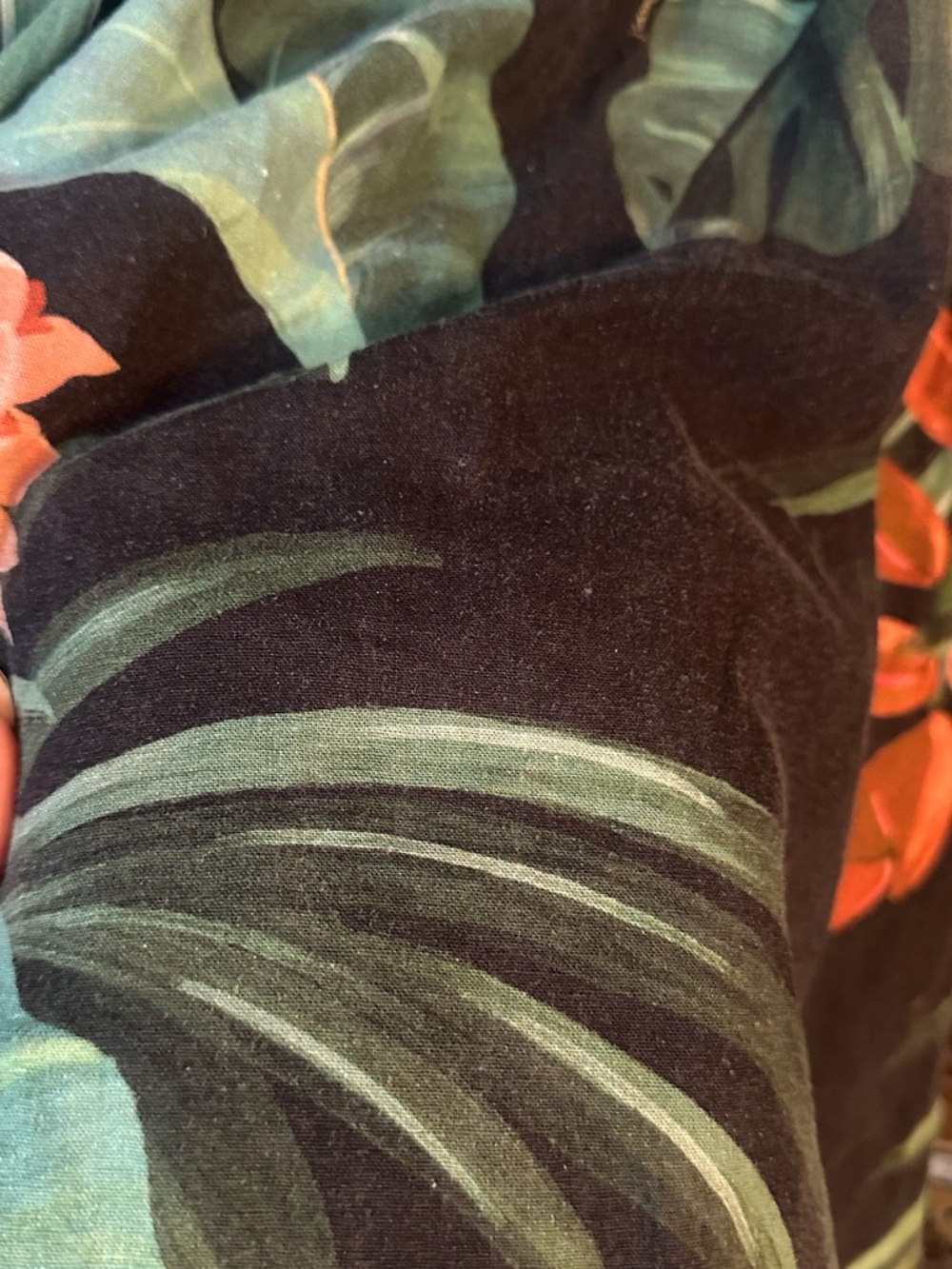 FARM Rio Black Midnight Macaw Fiesta
Linen Blend Mini Dress Size: Small 🦜🌴 - Picture 8 of 14
